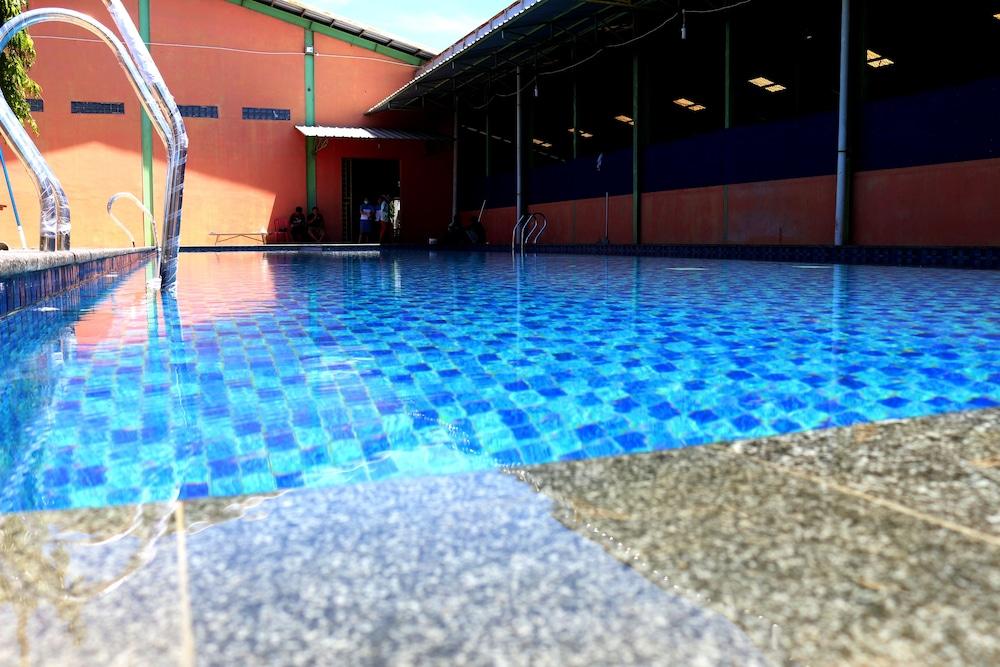 Sinar Sport Hotel 3*